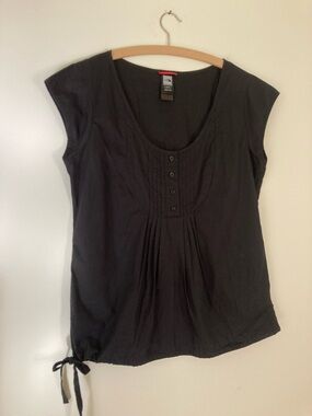 North Face 100% cotton black summer short sleeve blouse with side tie